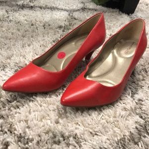Used Red Bandolino Heels Size 9.5